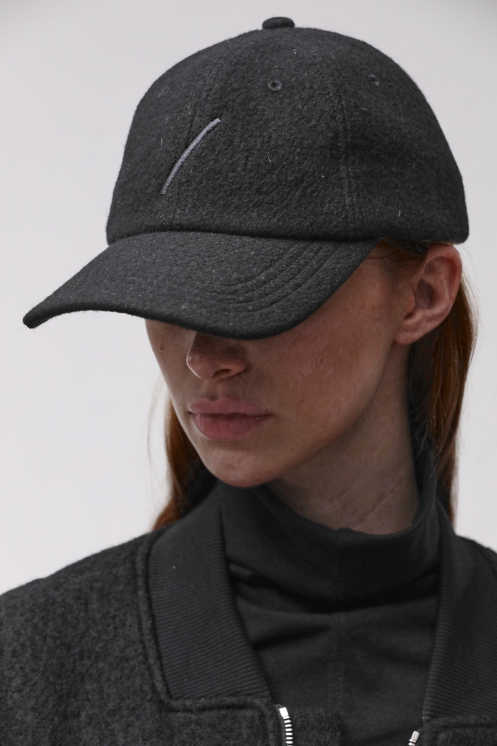 CAP W 69 BLACK