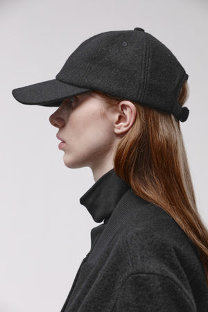 CAP W 69 BLACK