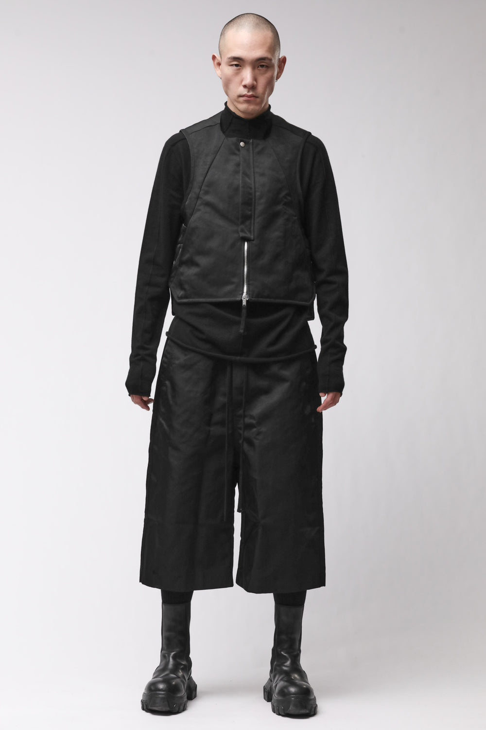 VEST M J 92 BLACK