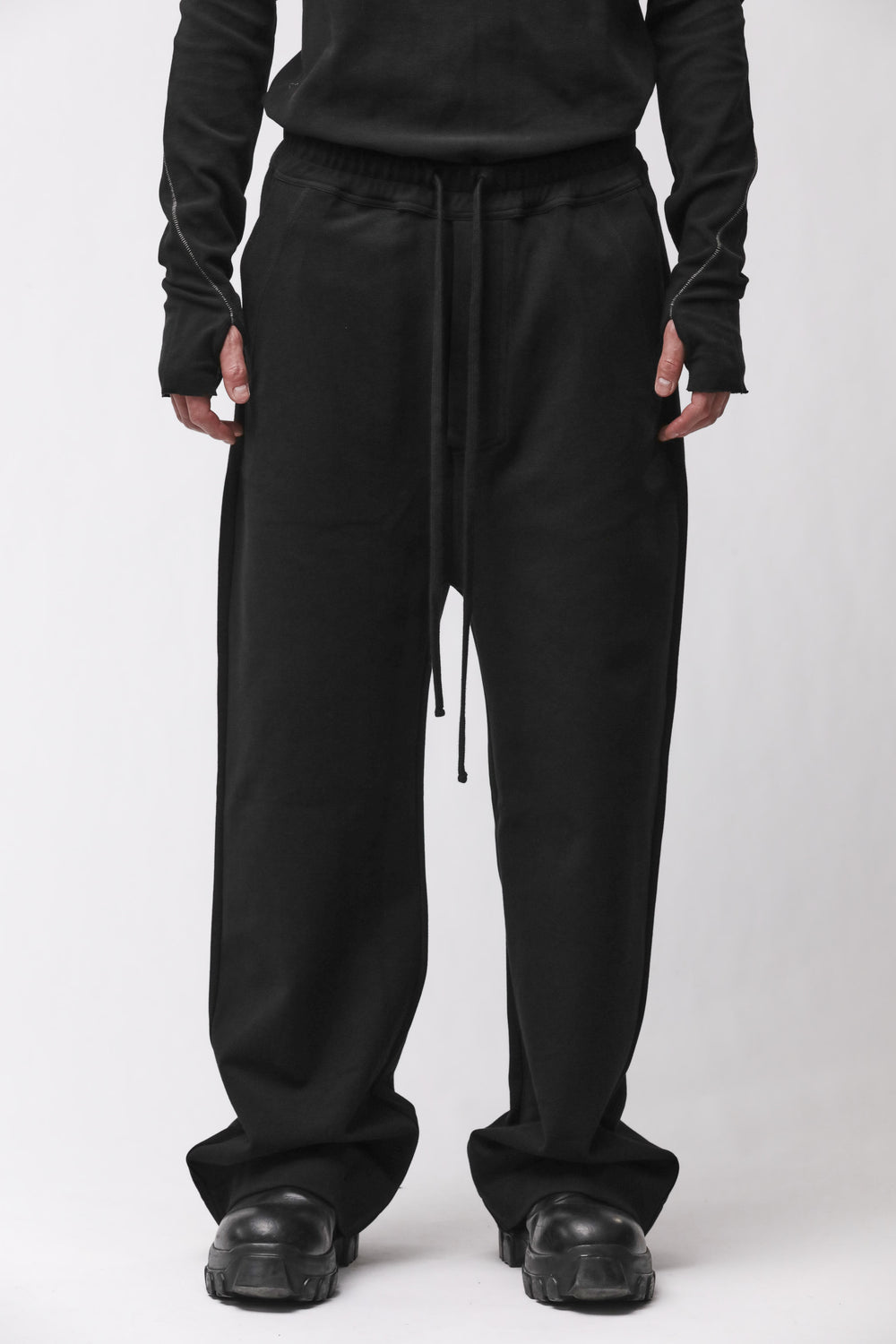 M ST 534 BLACK