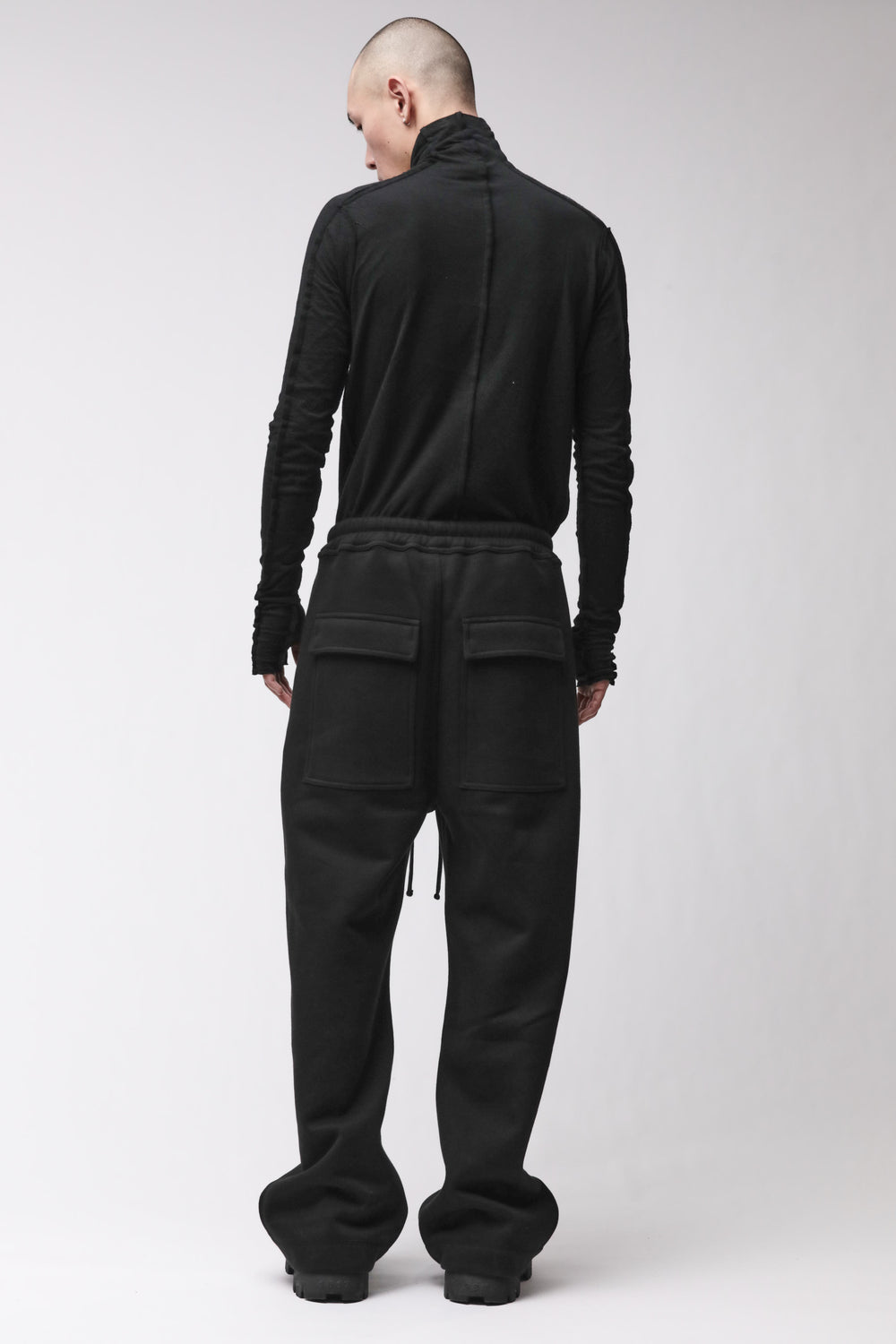 M ST 540 BLACK