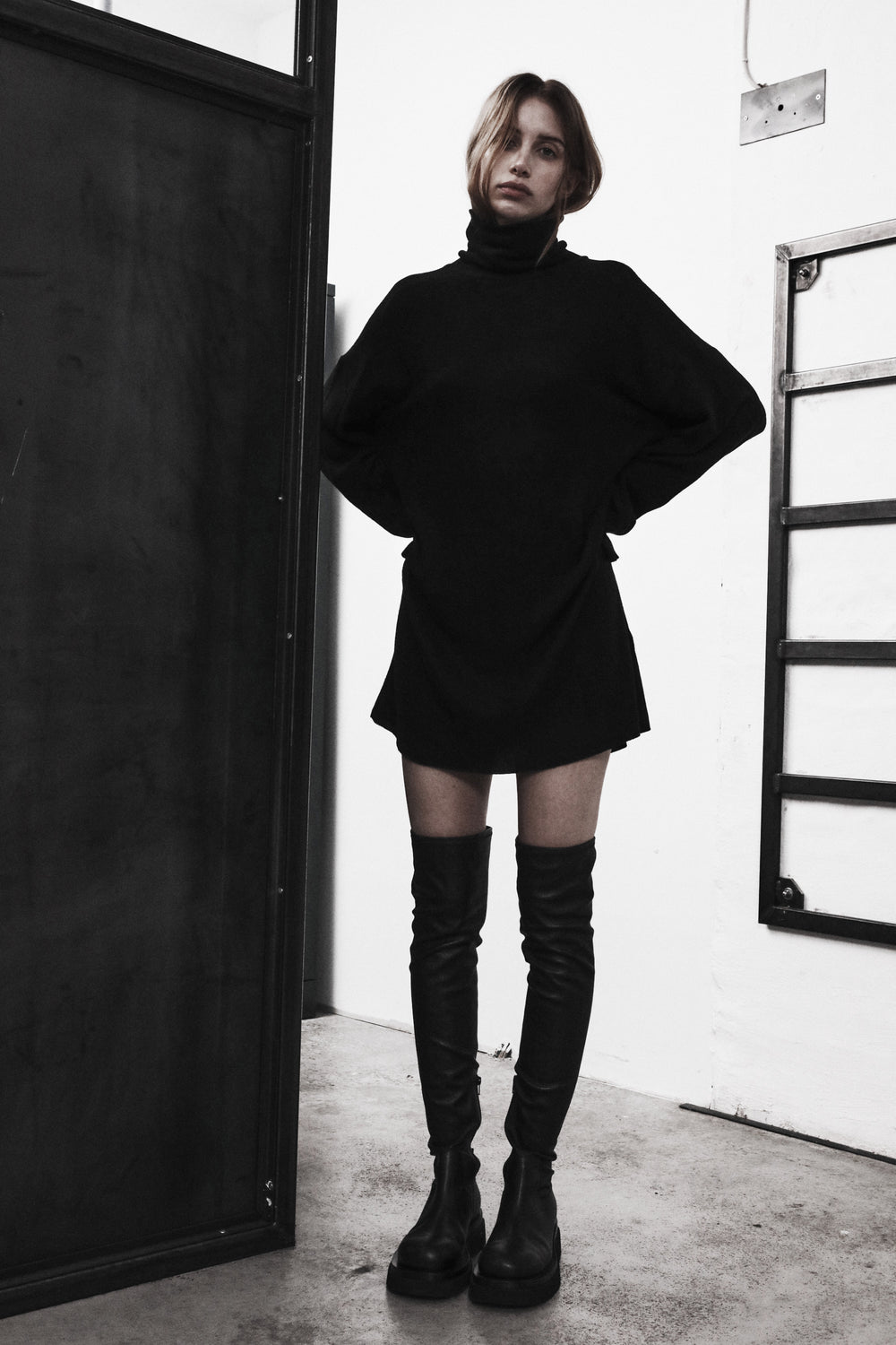 DRESS W D 72 BLACK
