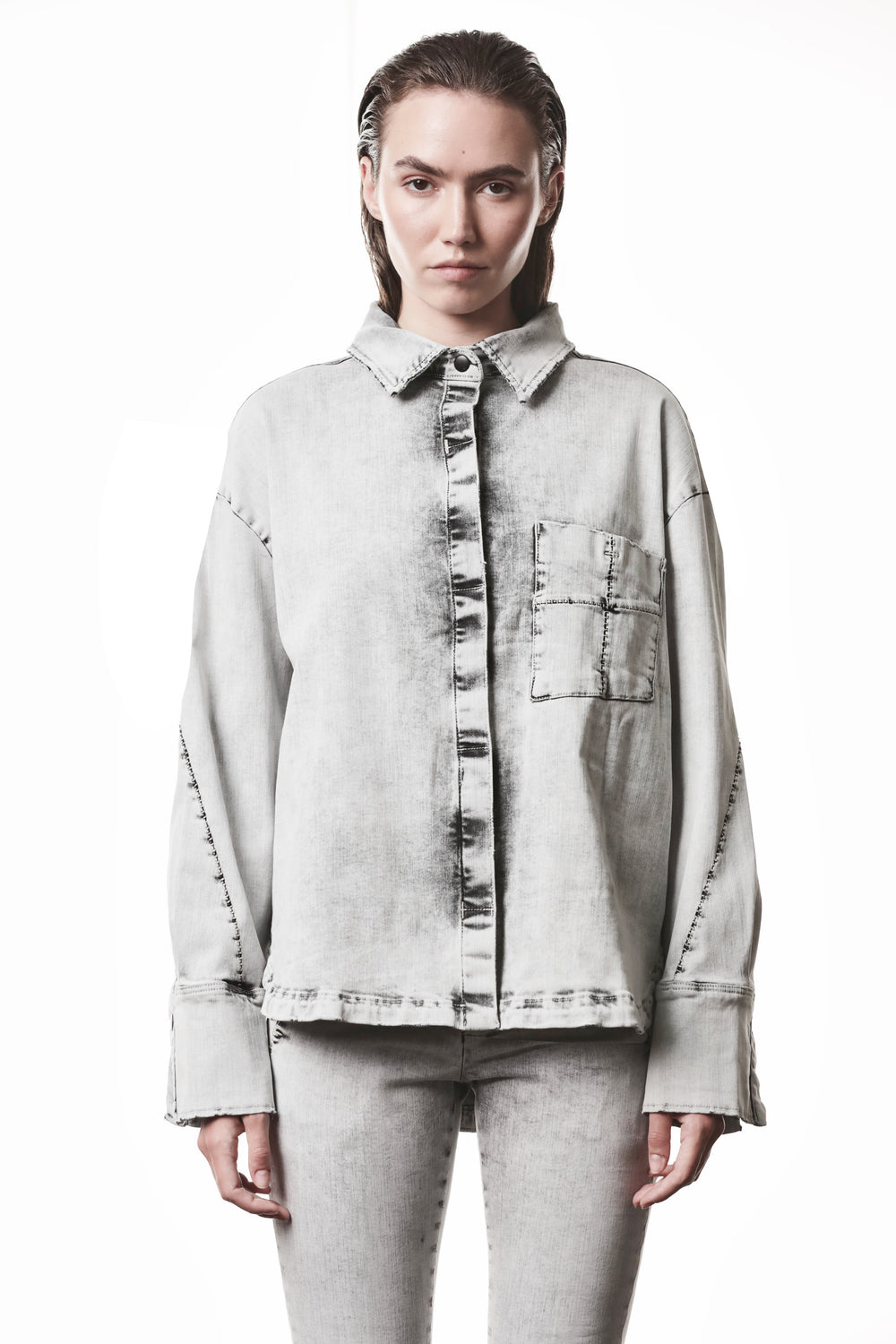 DENIMSHIRT W H 23 LIGHT GREY