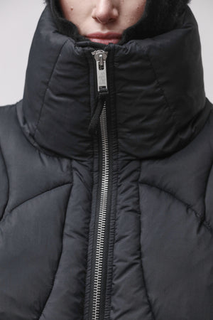 VEST W J 225 BLACK
