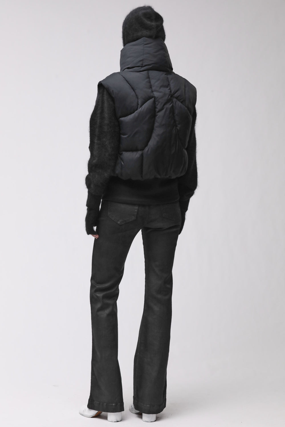 VEST W J 225 BLACK