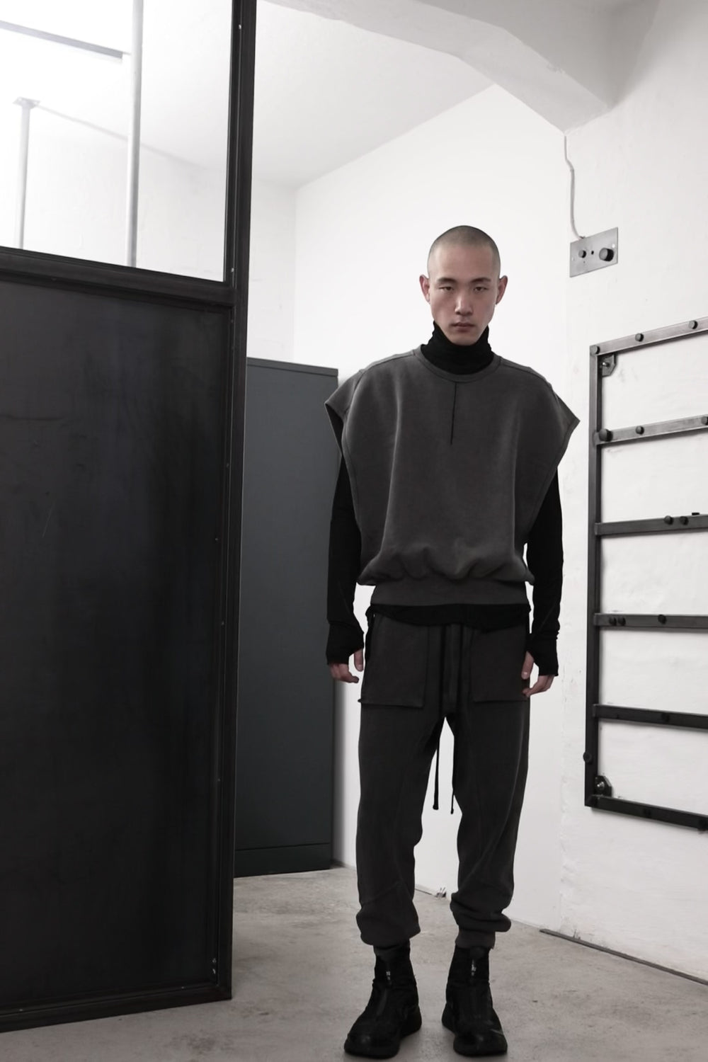 SWEATSHIRT M S 191 DARK USED GREY